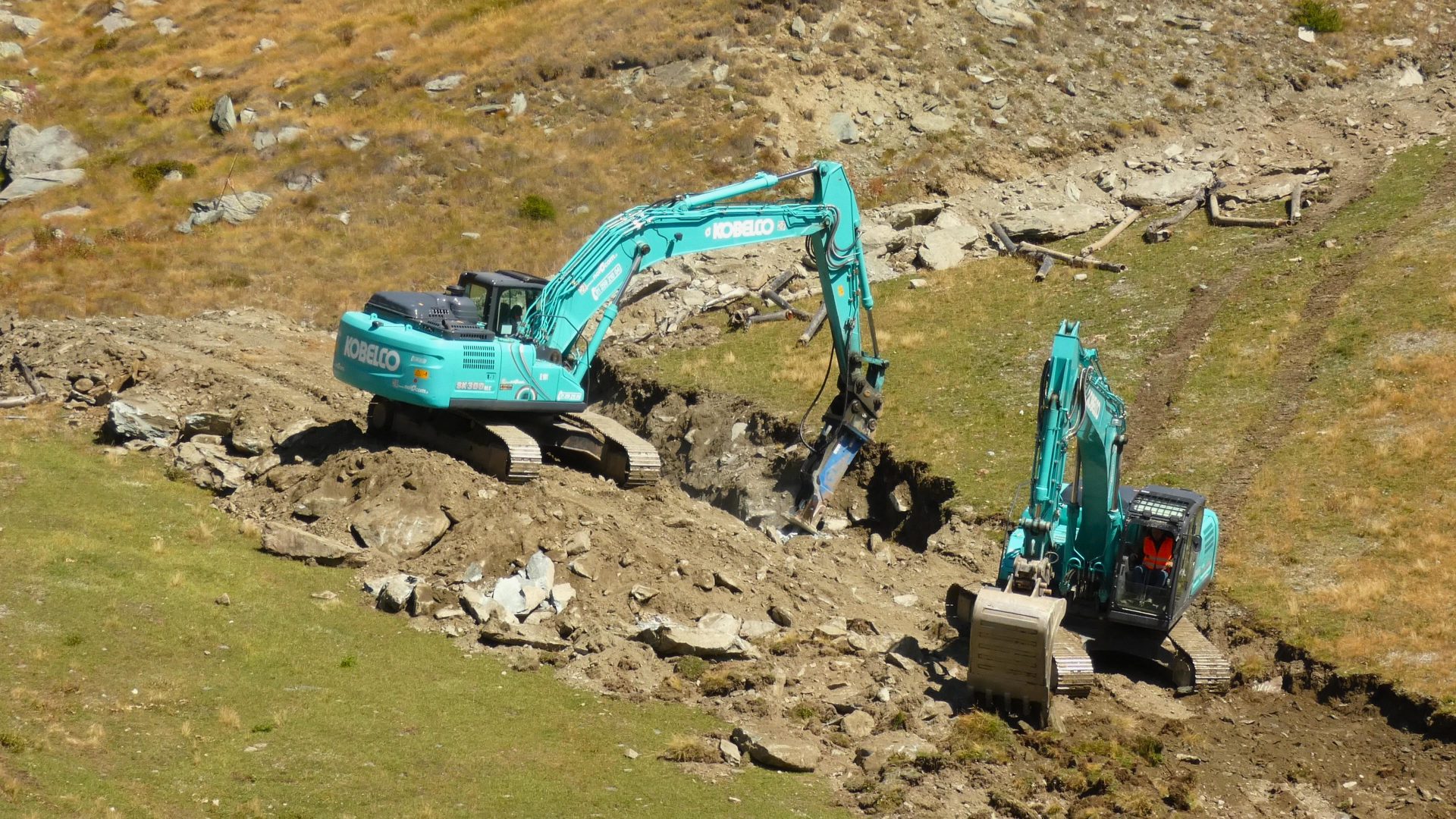 Monterosa SKI ha impiegato i due escavatori per un nuovo impianto di innevamento programmato