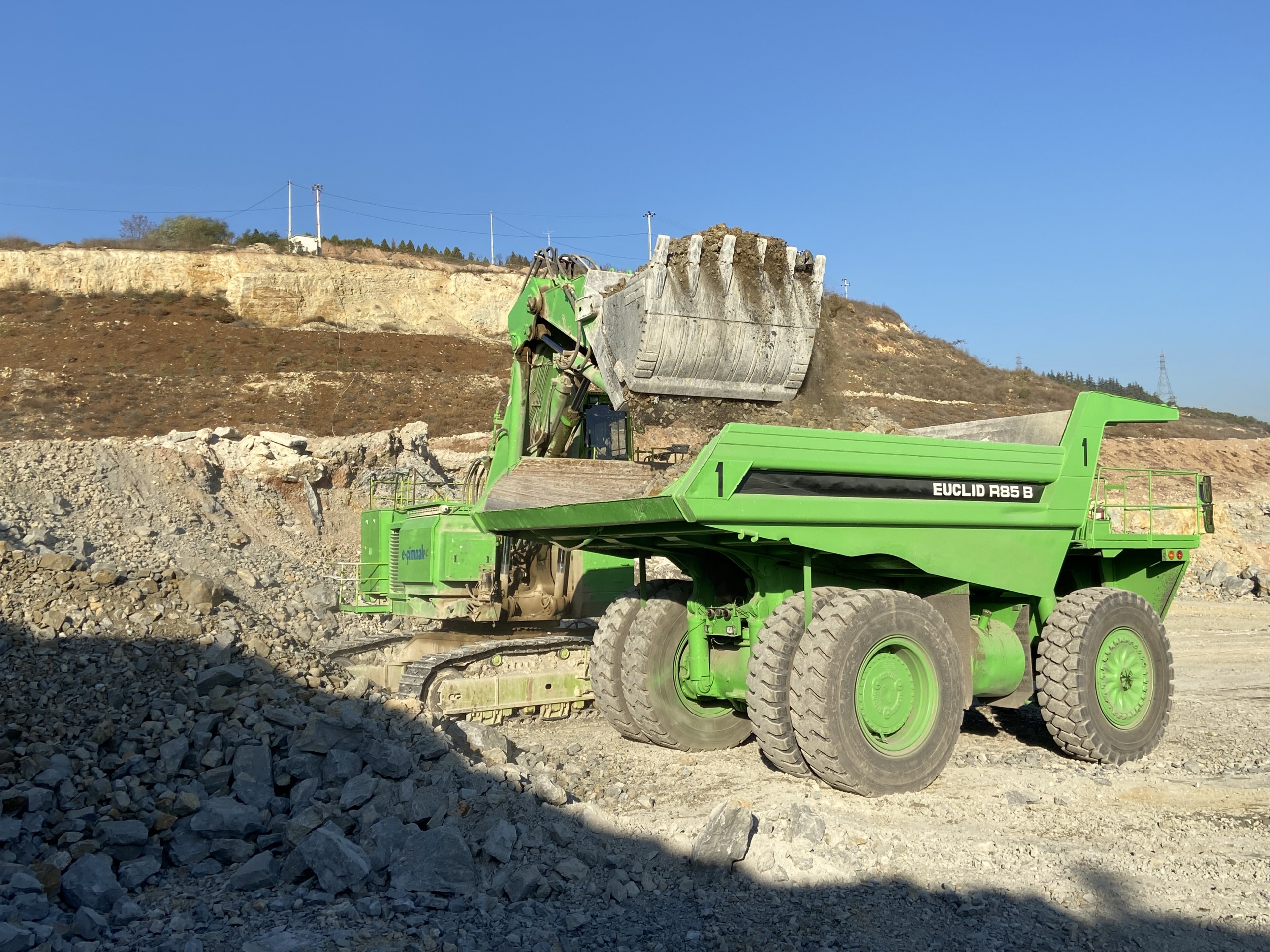 Il dumper elettrificato da ABB lavora nella cava di Kocaeli-Körfez della Nuh Cement