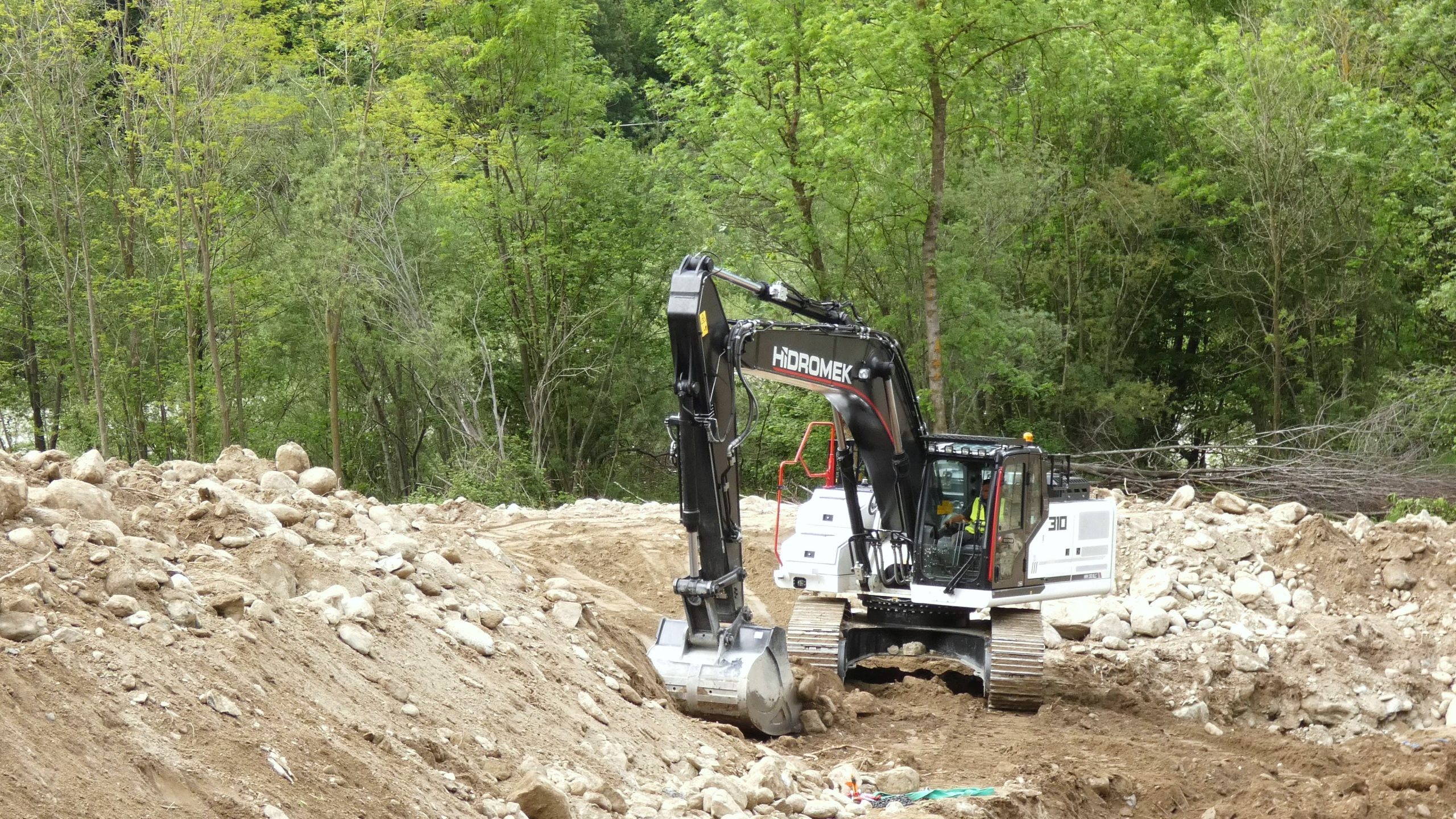 HIDROMEK ha pensato le proprie macchine per impieghi pesanti