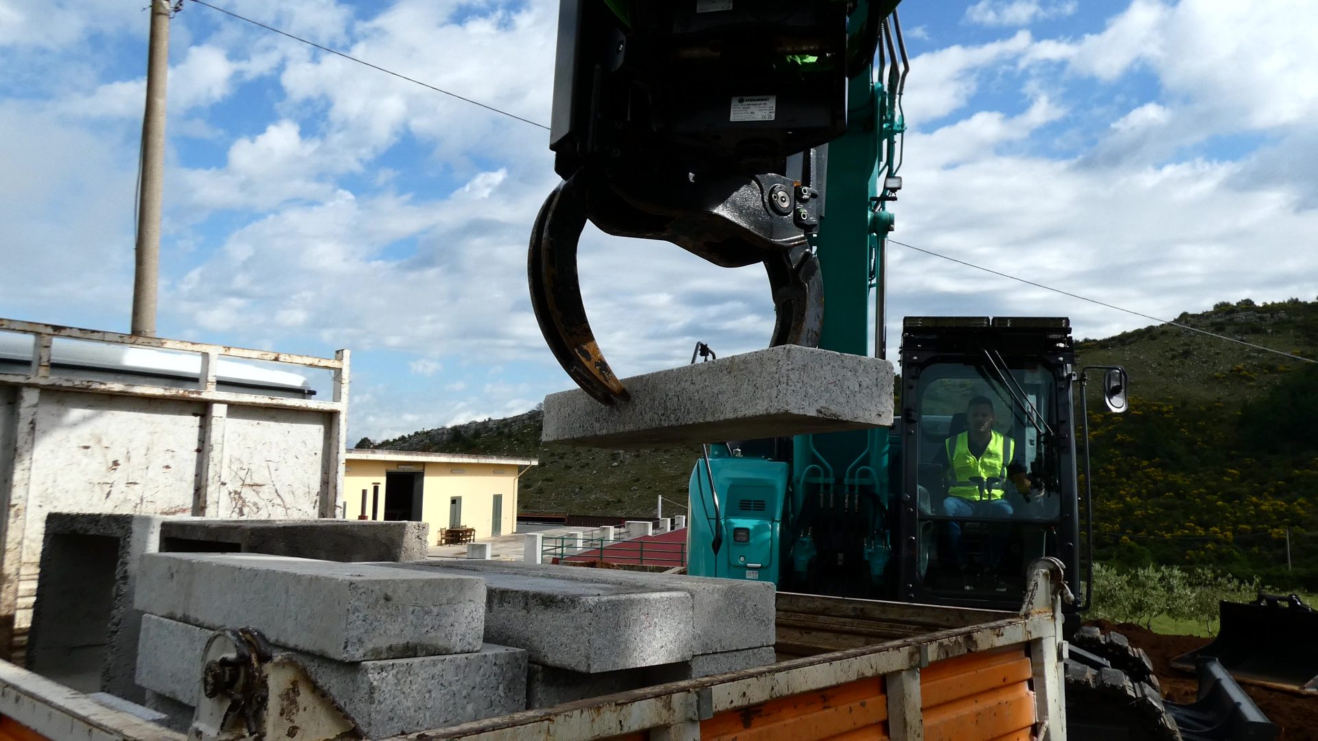 Steelwrist costruisce il nuovo X18 per gli escavatori come il KOBELCO SK140SRLC-7