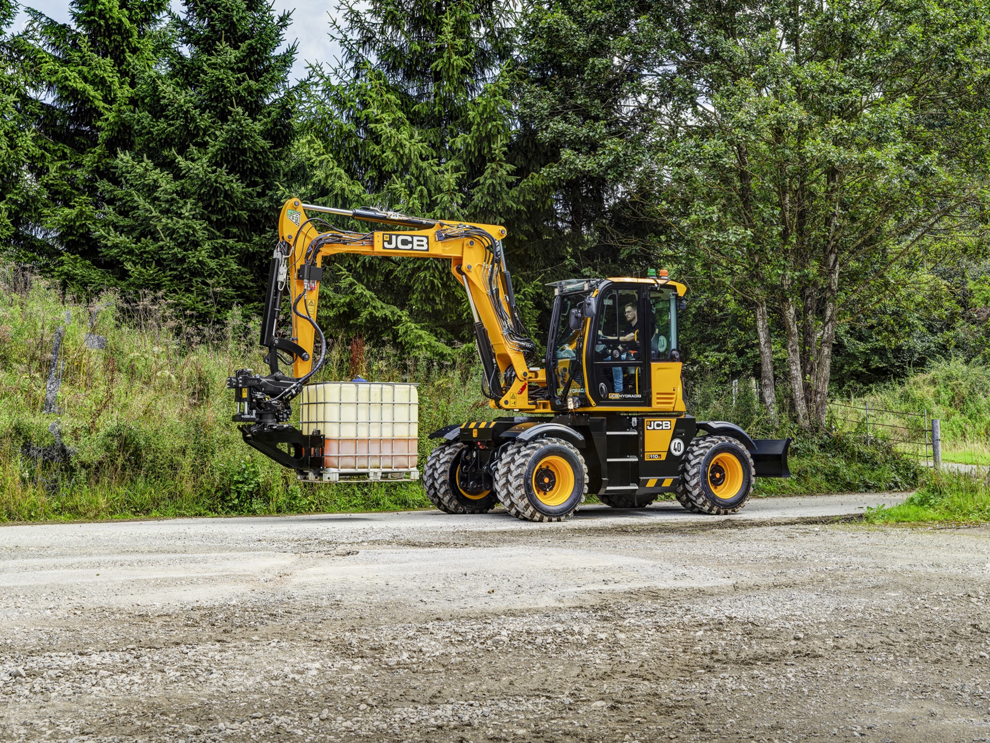 JCB Hydradig è un mezzo che punta alla massima polivalenza operativa