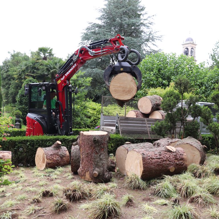 La Vimercati Giardini utilizza solo mezzi Yanmar