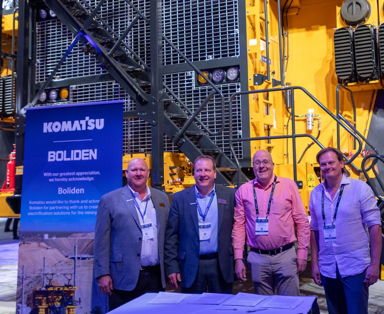 KOMATSU ha presentato il nuovo dumper Agnostic Power 930E insieme a Boliden al MINExpo