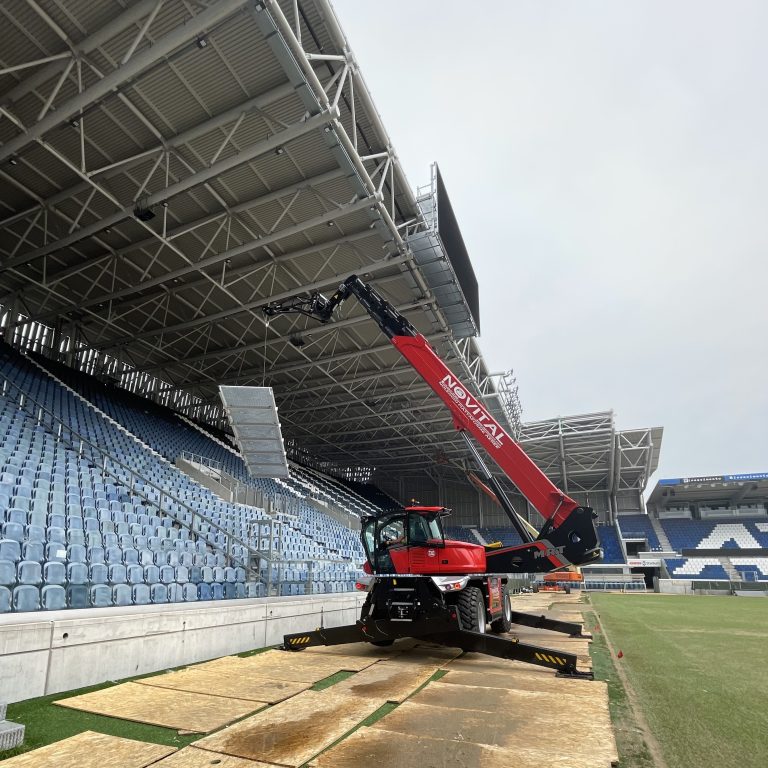 MANITOU è presente nel cantiere dello stadio dell'Atalanta con il suo MRT3570 Vision+ noleggiato da Novital