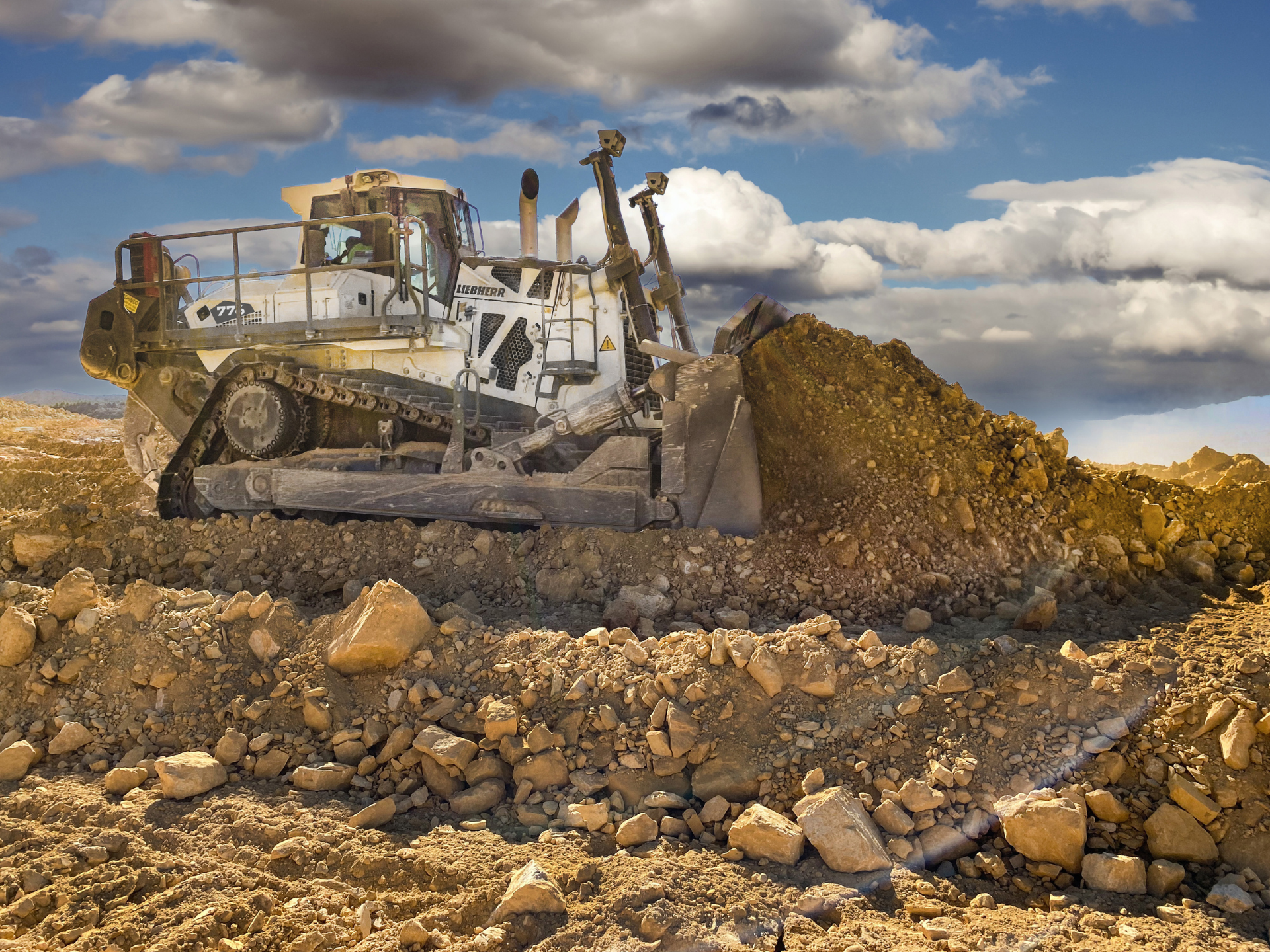 LIEBHERR punta alle grandi cave con il PR776 G8