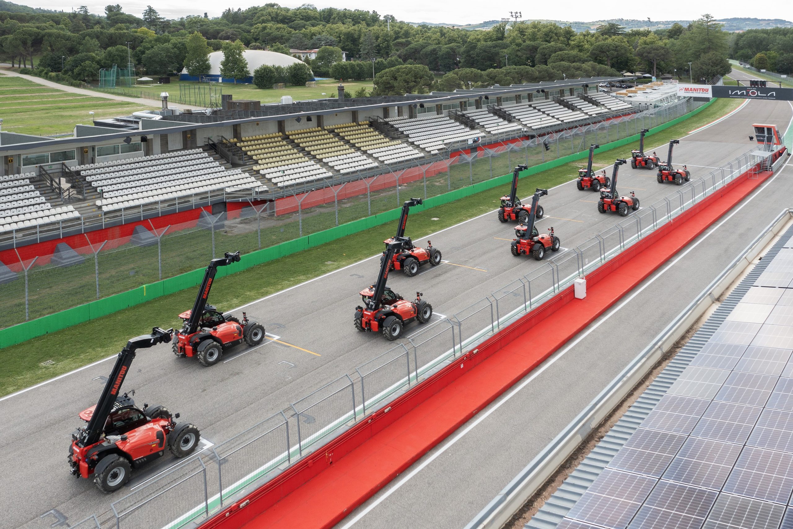 Manitou fornisce i suoi telescopici per la gestione della sicurezza dell'Autodromo Enzo e Dino Ferrari