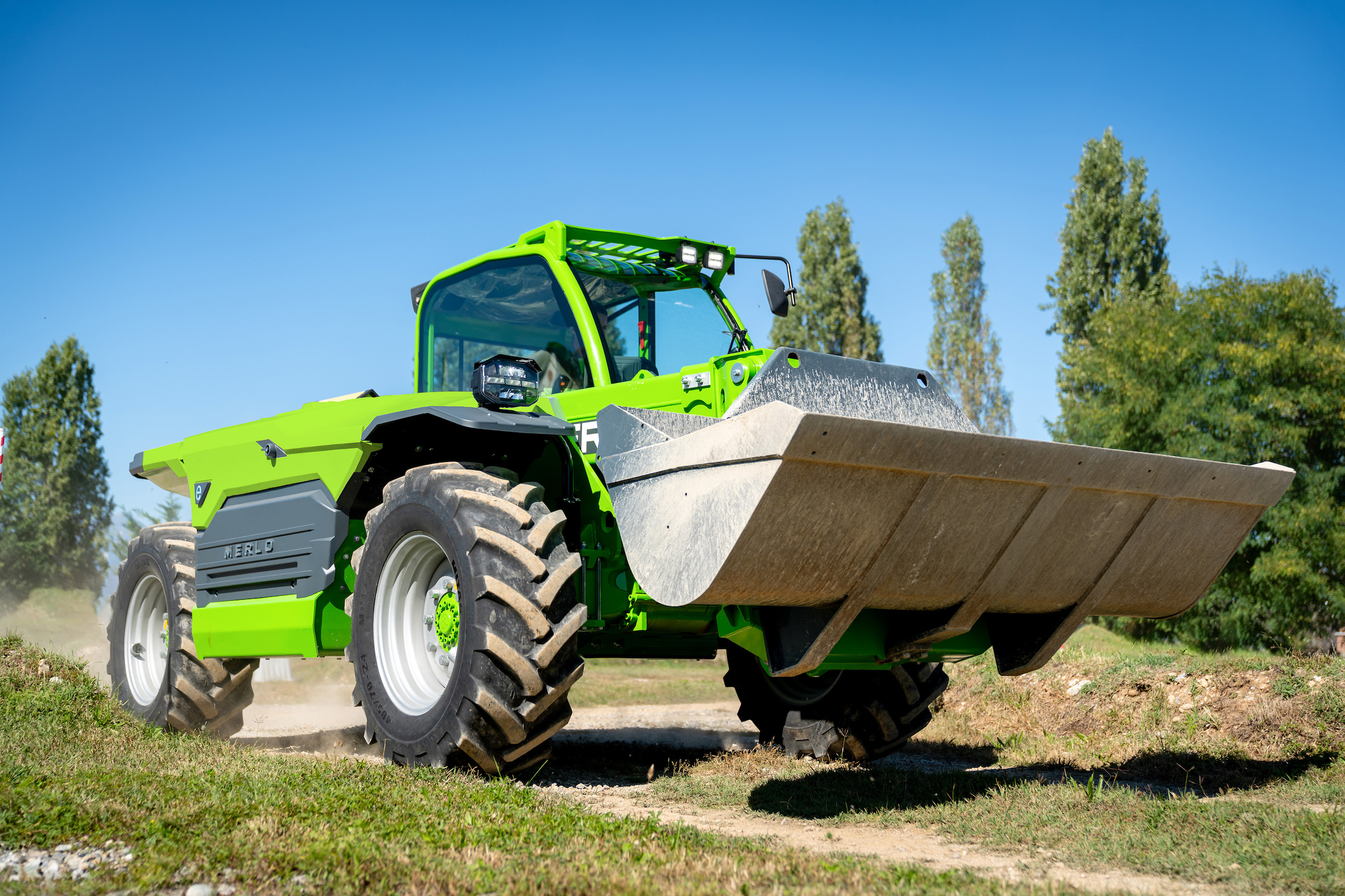 Il nuovo MERLO TFe43.7 è una macchina che rompe gli schemi del mercato elettrificato