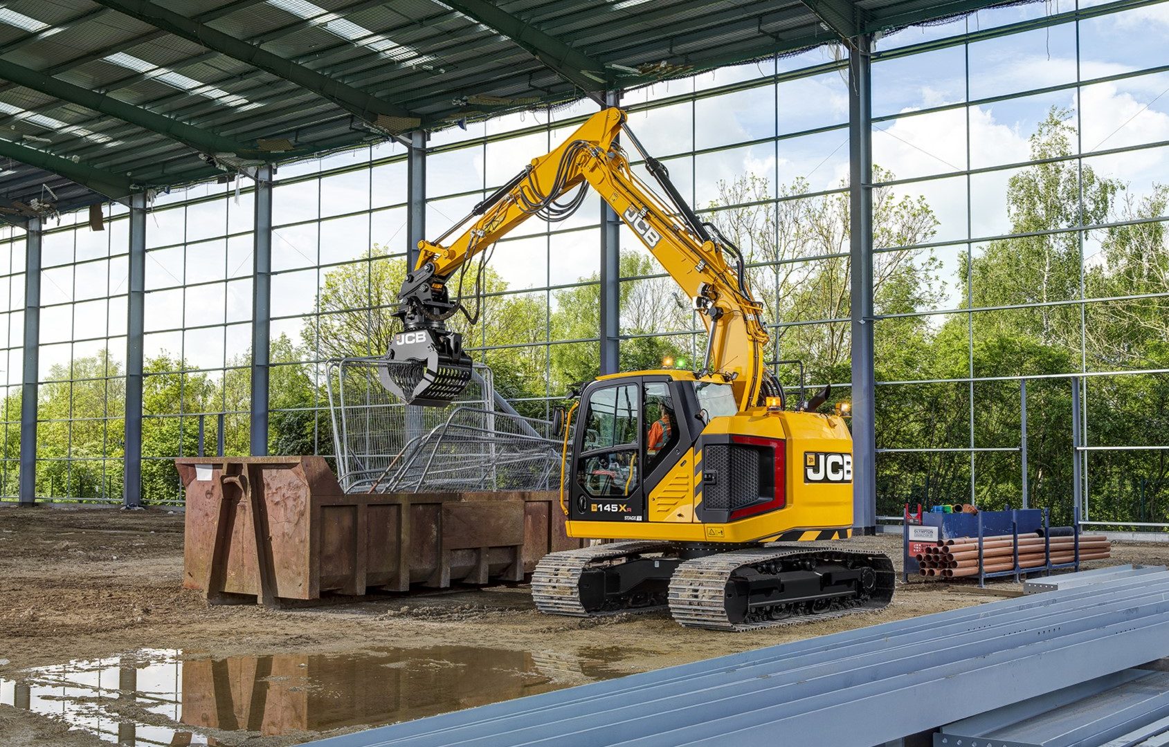 JCB presidia la fascia fondamentale delle 15 tonnellate con il nuovo 145XR