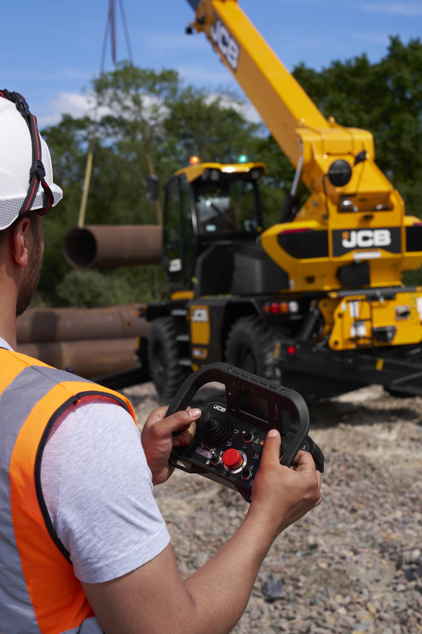 JCB si è affidata ad Autec per i suoi radiocomandi