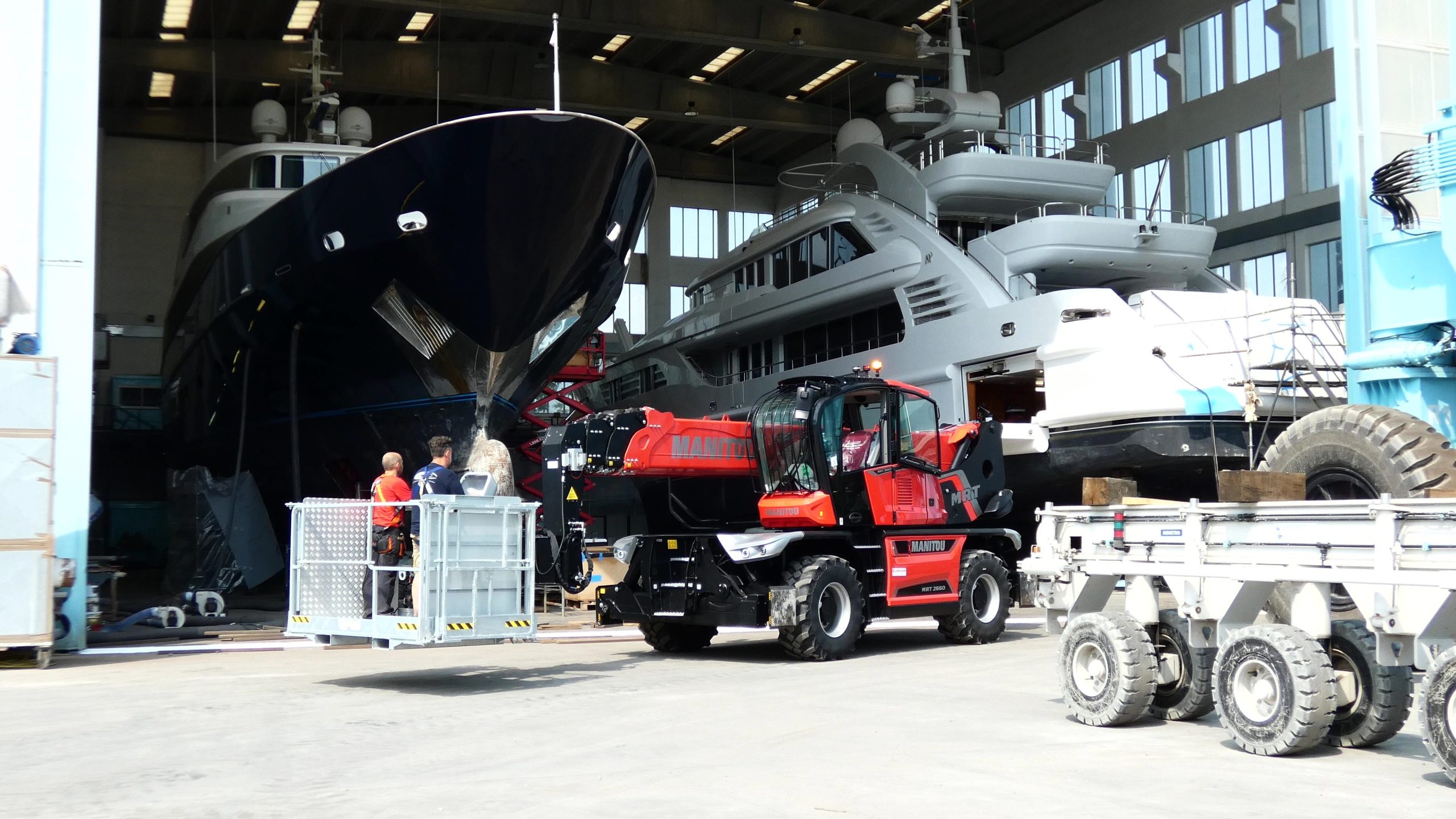 MANITOU è presente da tempo con i suoi sollevatori telescopici nel cantiere navale EUROCRAFT