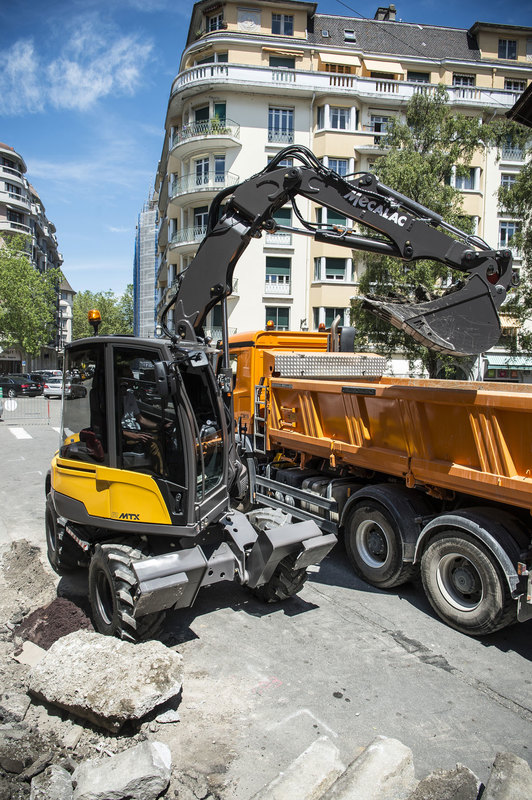 Mecalac punta da sempre alla polivalenza con la Serie 12