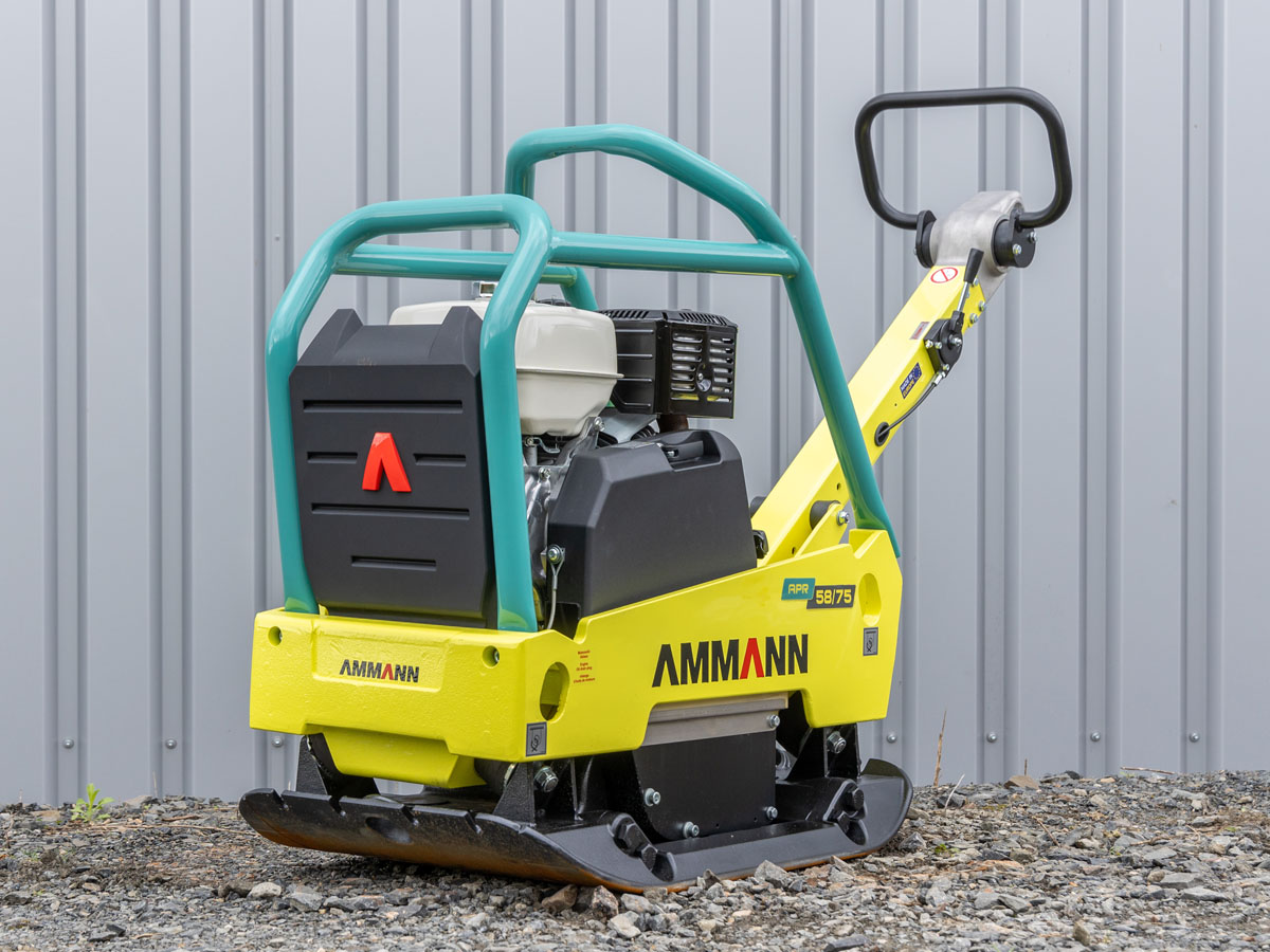 AMMANN fornisce le sue nuove piastre con motori sia diesel che benzina