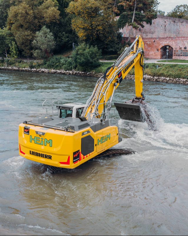 Il Liebherr R938 ha un peso operativo che varia da 37 a 42 tonnellate