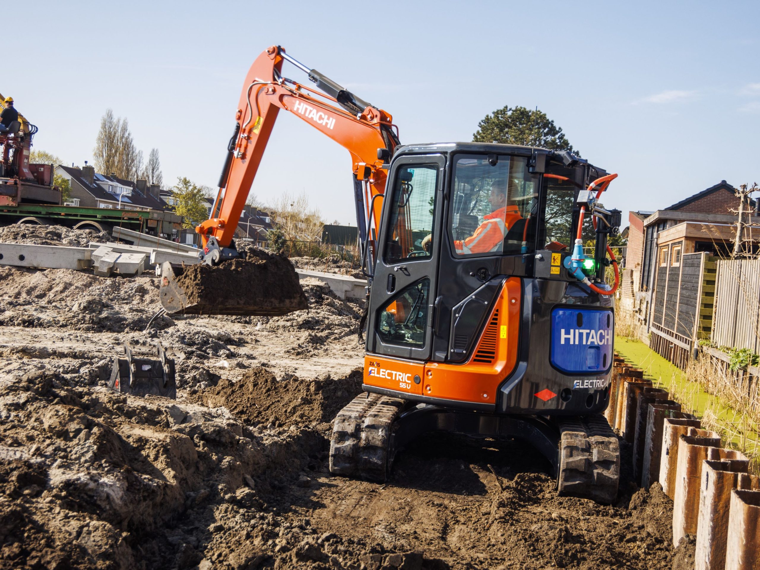 Le macchine elettrificate sviluppate da Hitachi e KTEG con la joint-venture EAC erano già presenti a Bauma 2022