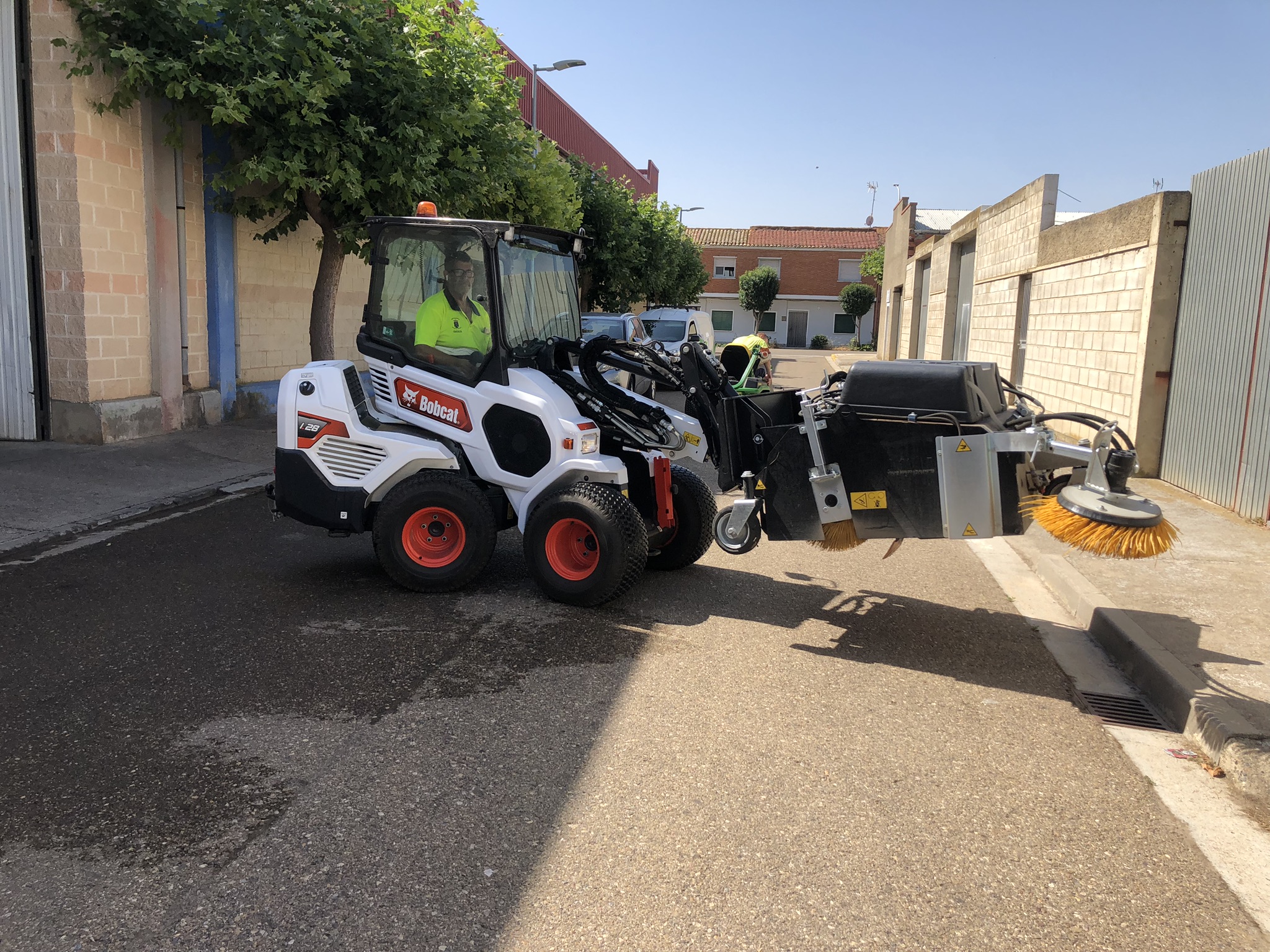 Bobcat punta alla polivalenza con la compatta L28