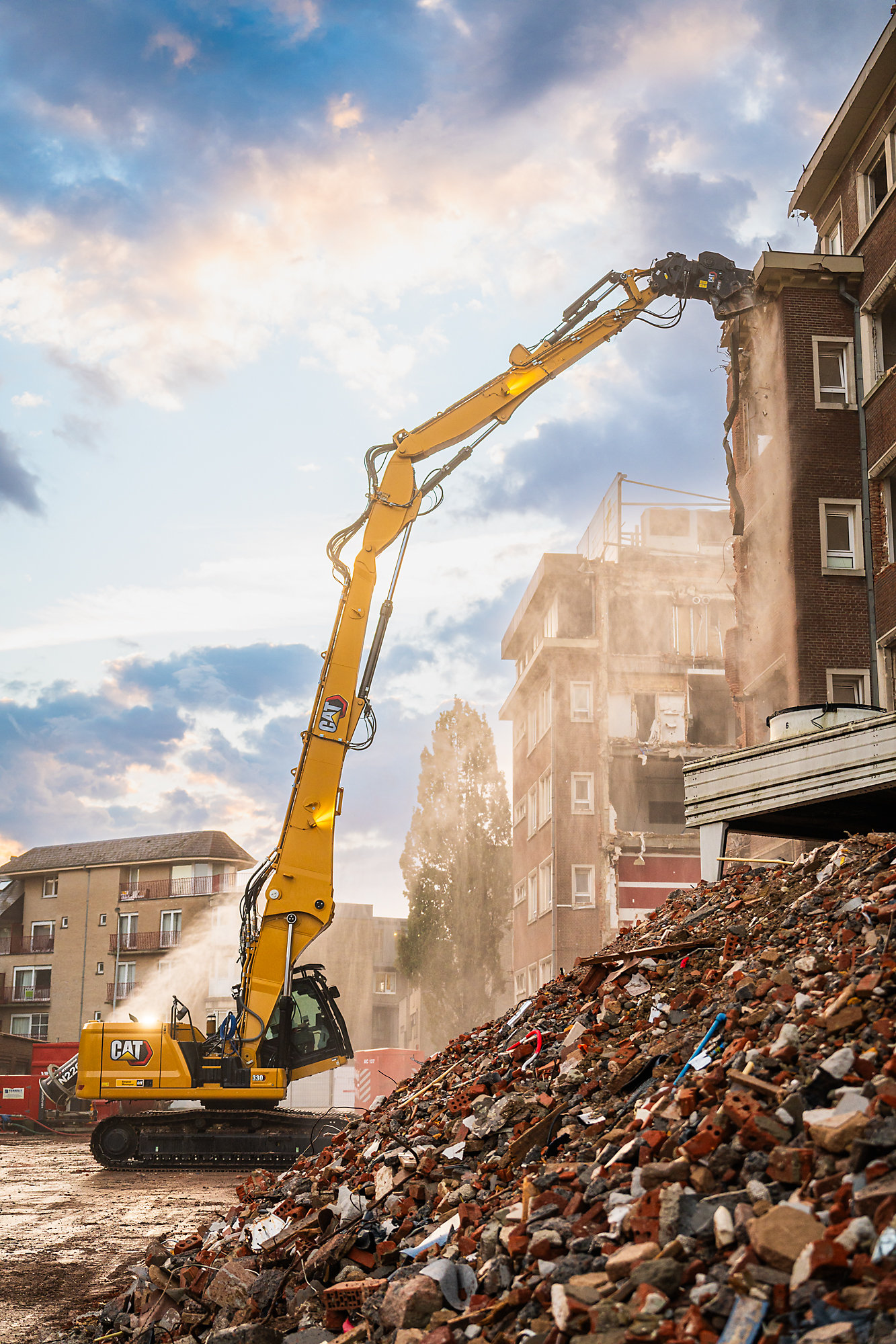 Il nuovo Caterpillar 330 UHD farà il suo debutto a Bauma 2025