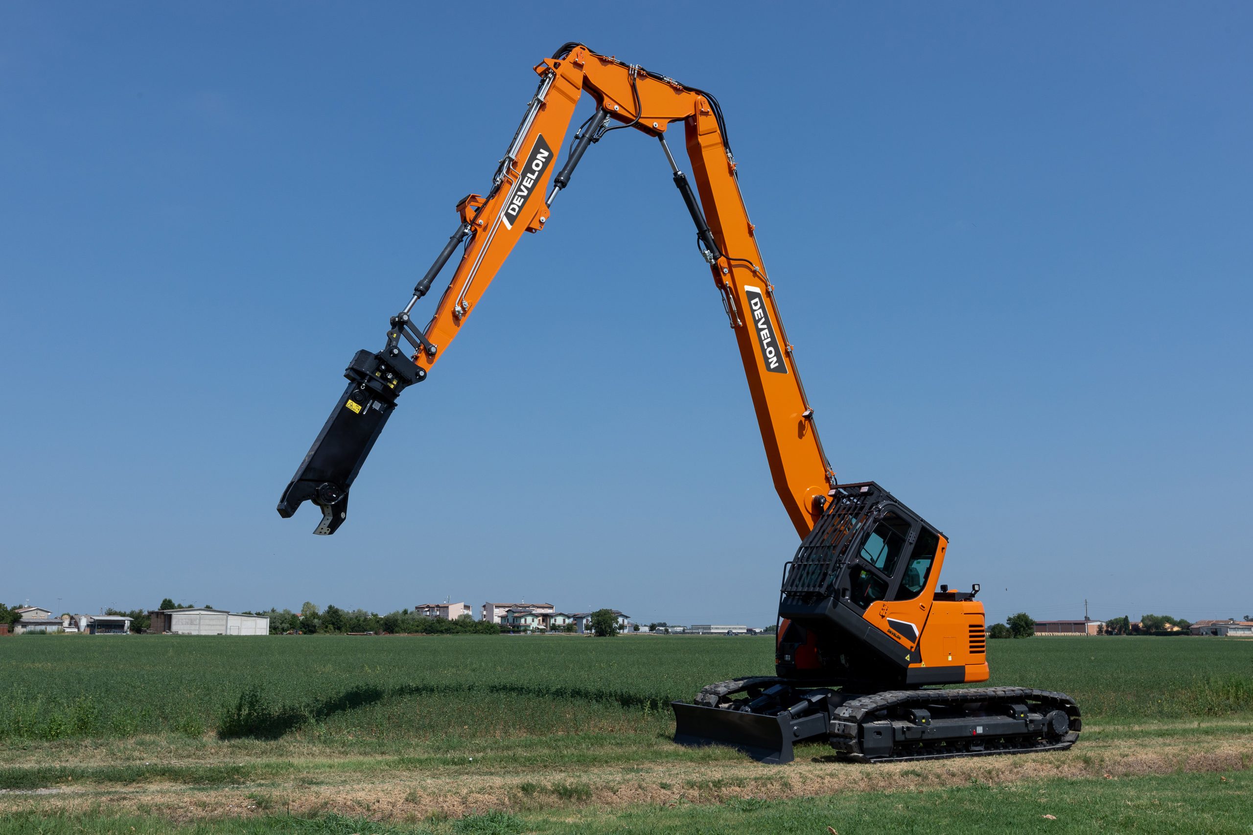 L'escavatore DX140RDM-7 amplia la gamma demolition verso il basso