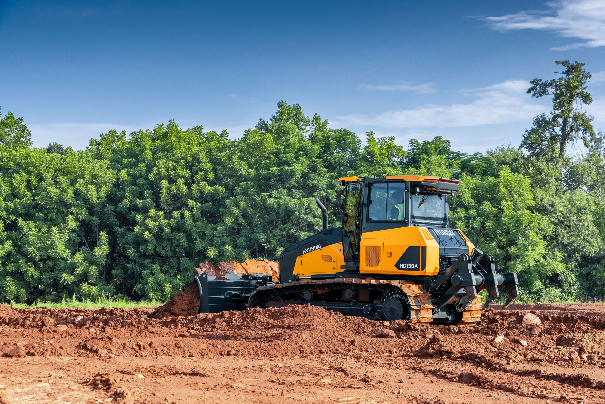 Il dozer HD HYUNDAI HD130A è una macchina pensata per gli spianamenti