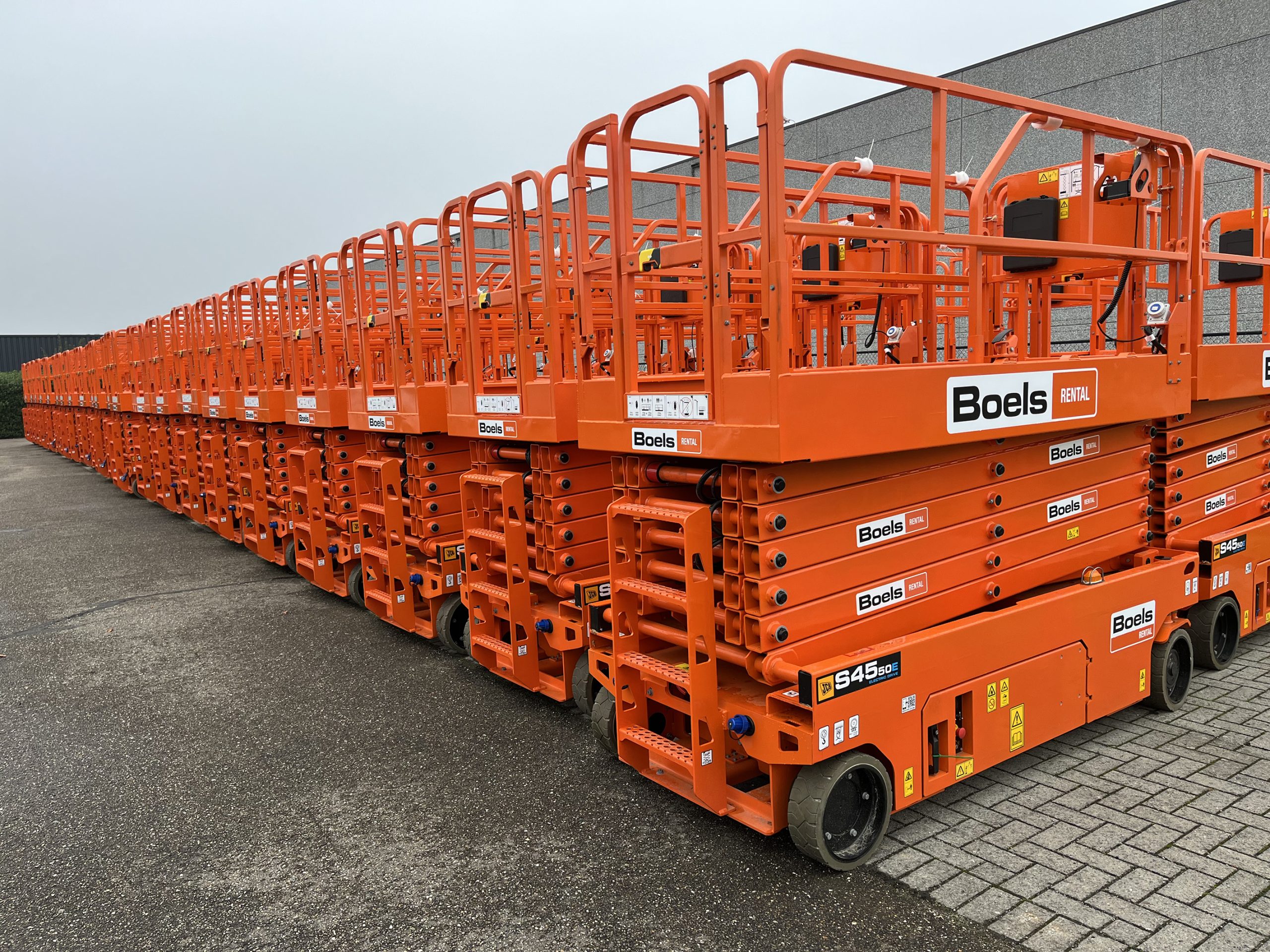 BOELS Rental ha acquistato molte pale 