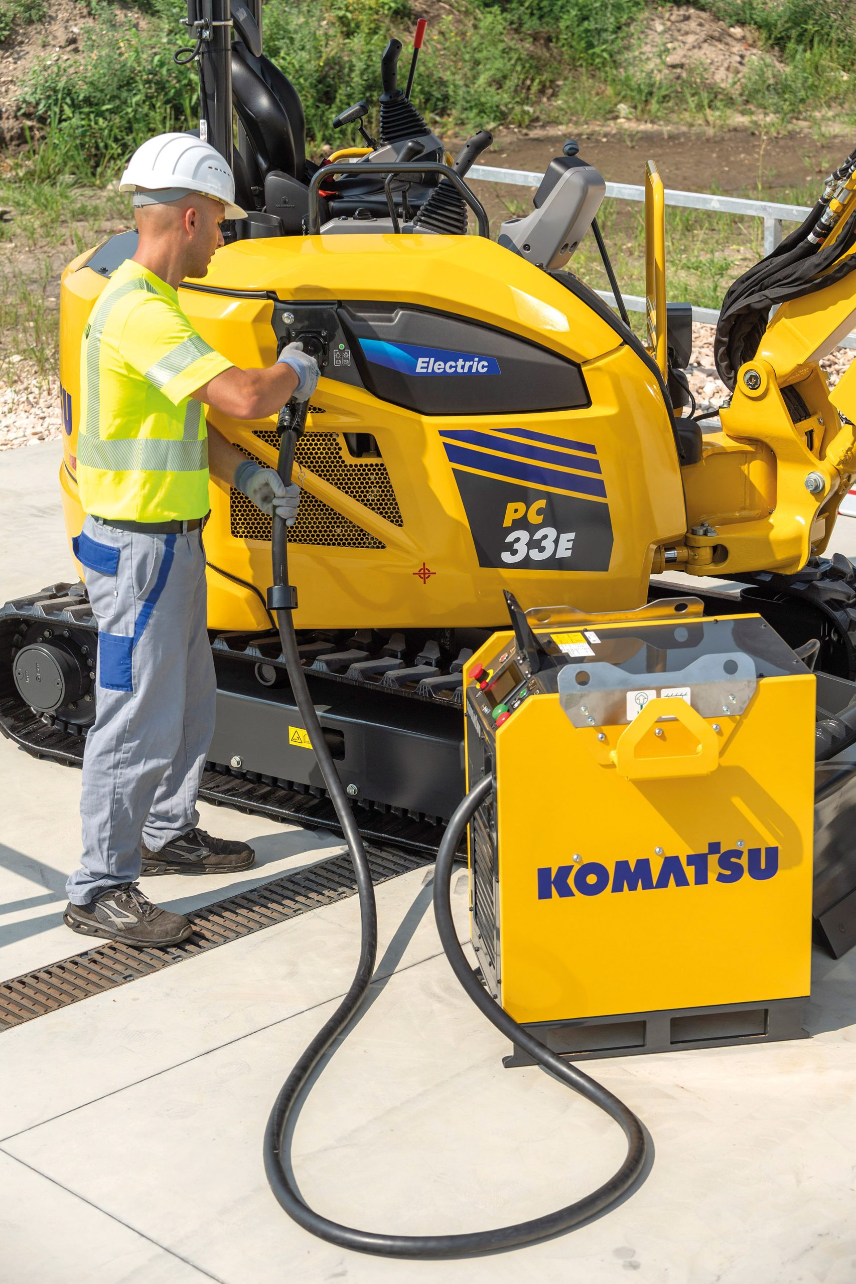 KOMATSU presenta i nuovi miniescavatori elettrificati